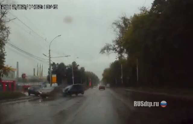 Матиз в заносе 