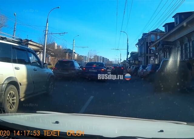 ДТП с участием трех автомобилей в Иркутске