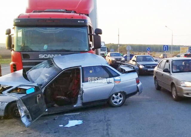 Под Челябинском водитель «Лады» погубил свою пассажирку, совершая разворот 