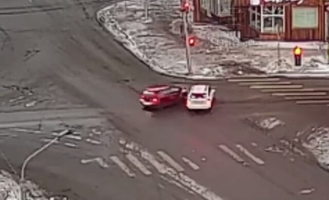 ДТП на Красной площади в Красноярске: оба водителя пытались проскочить перекресток
