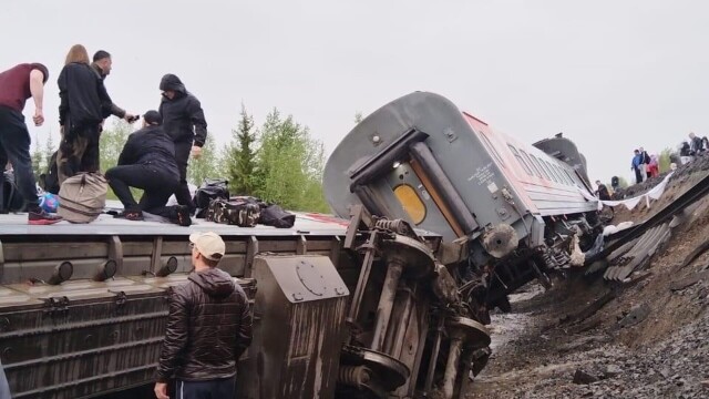 Автокатастрофа на железнодорожном переезде в Волгоградской области: пострадали десятки людей 