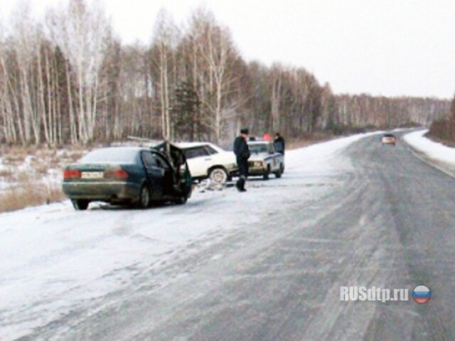 Тойота протаранила ВАЗ-21099 