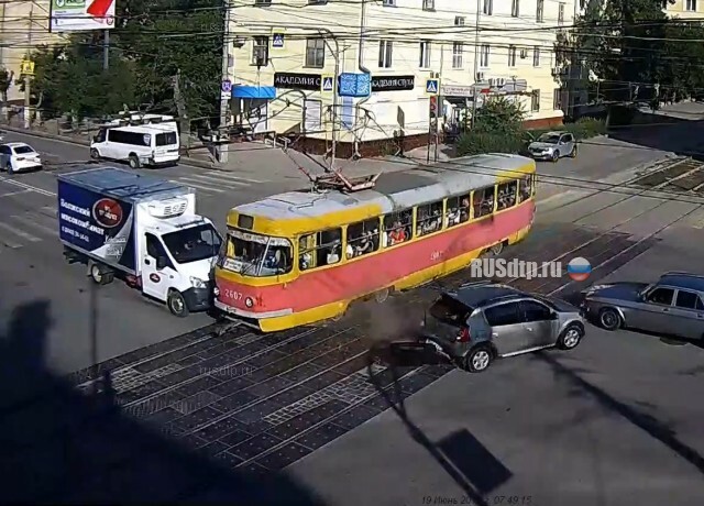 ДТП с участием трамвая в Волгограде