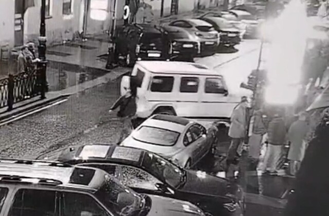 В Петербурге пьяная женщина на «Гелендвагене» въехала в толпу пешеходов 