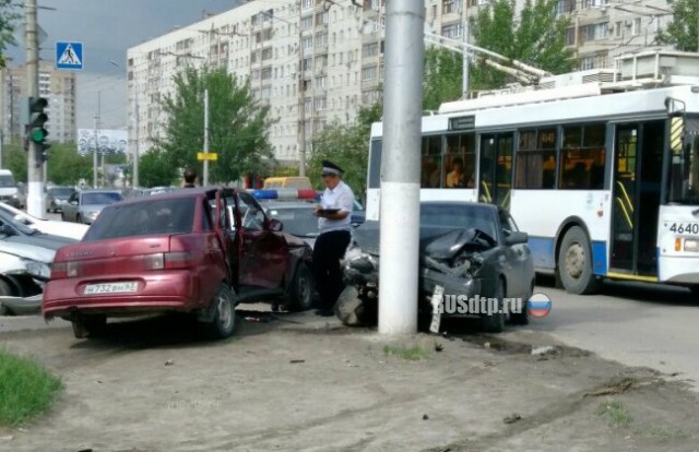 Водитель «десятки» устроил массовое ДТП в Волгограде 