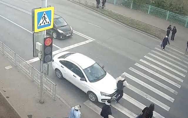 В Красноярске суд лишил прав водителя, сбившего двоих подростков