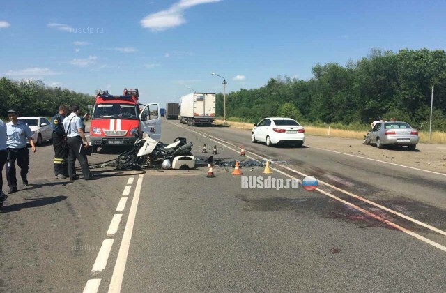 В Воронежской области по вине автоледи в ДТП погиб мотоциклист 