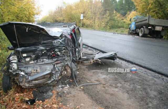 В Удмуртии 62-летний пенсионер на «Ладе» врезался во встречный «ЗИЛ» 