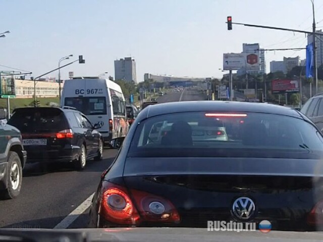 Попой по морде 