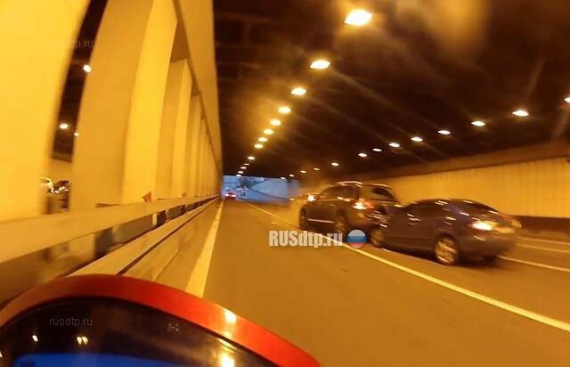 ВИДЕО: один человек погиб в массовом ДТП в Беговом тоннеле на ТТК