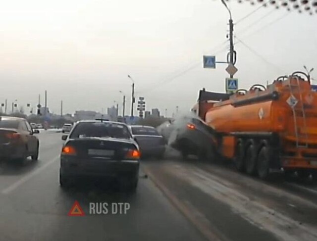 ДТП на Алебашевской в Тюмени