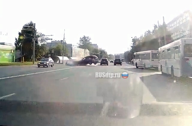 Момент смертельного ДТП у химзавода во Владимире запечатлел видеорегистратор