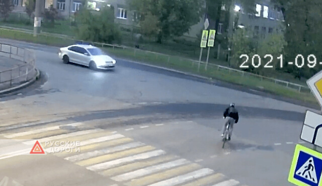 В Рыбинске автомобиль не пропустил велосипедиста