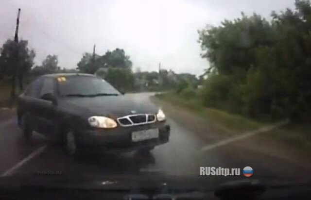 Выскочил из-за поворота 