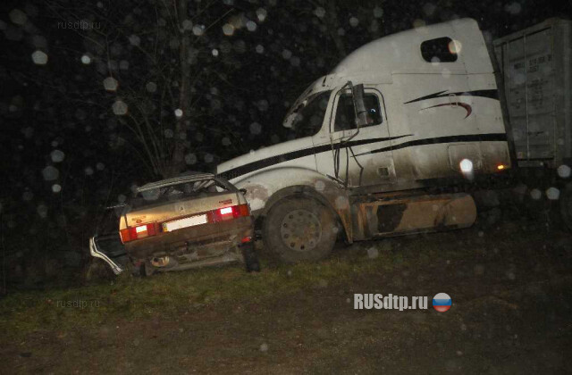 Полез под Freightliner 