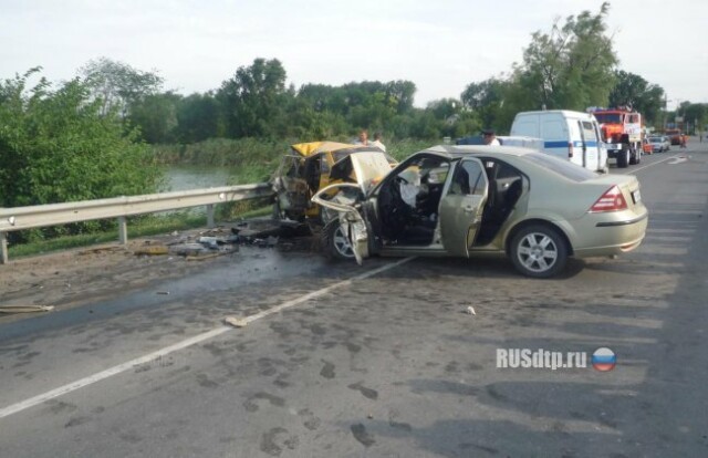 На Ставрополье в ДТП погибли водитель и пассажир такси 
