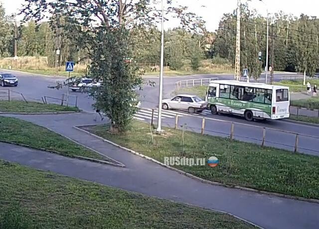 ДТП с автобусом и двумя легковушками в Петрозаводске