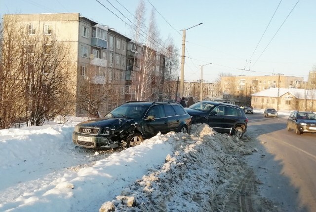 Гонки на дороге в Петрозаводске привели к ДТП. Видео 