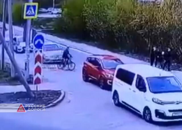 Подросток на велосипеде попал под колеса машины в Екатеринбурге