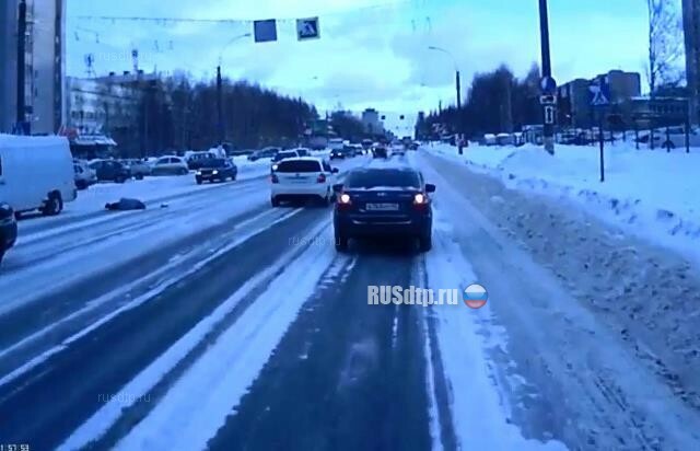 Автомобиль сбил пешехода на улице Московской в Кирове