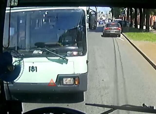 Два троллейбуса столкнулись в Минске