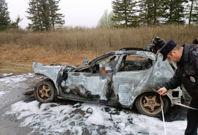 В Башкирии Volkswagen столкнулся с грузовиком и загорелся: погибли водитель и пассажирка 