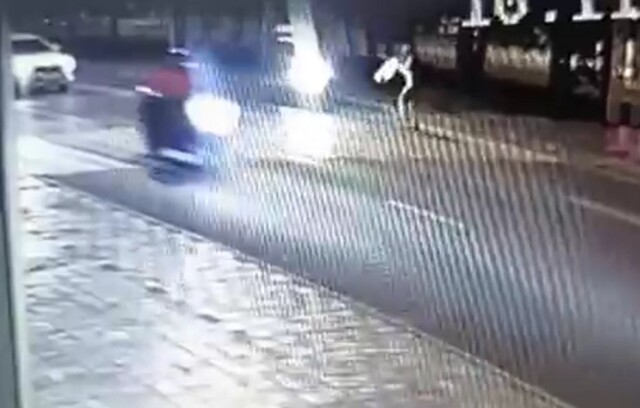 «Переходил дорогу на красный»: пешеход попал под колеса мотоцикла в Нижнекамске 