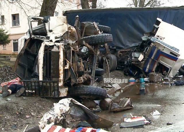 Водитель молоковоза погиб в массовом ДТП на Витебском шоссе в Смоленске 