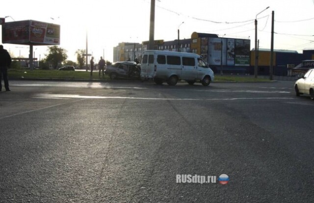 ВАЗ против столба в Сызрани 