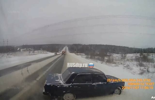 В Нижегородской области опытный водитель врезался в \»Сканию\»