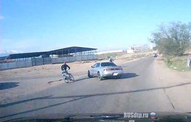 Сбил велосипедиста 