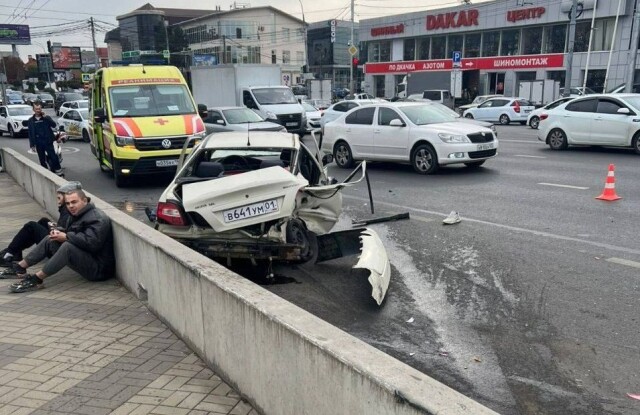 «Не справился с управлением и вылетел на встречку»: два человека погибли в ДТП в Краснодаре 