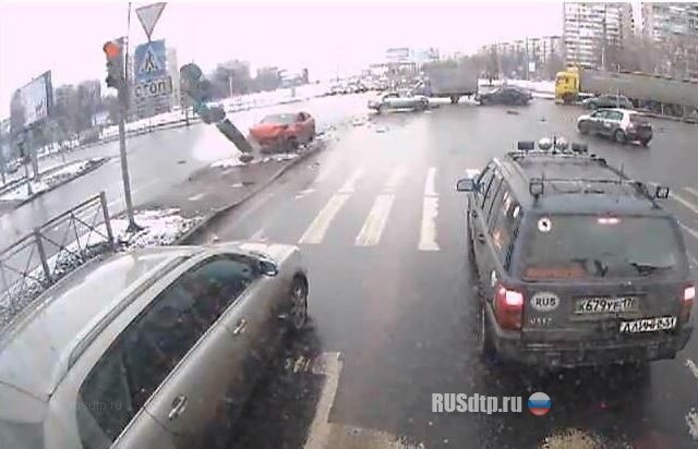 Завалили светофор 