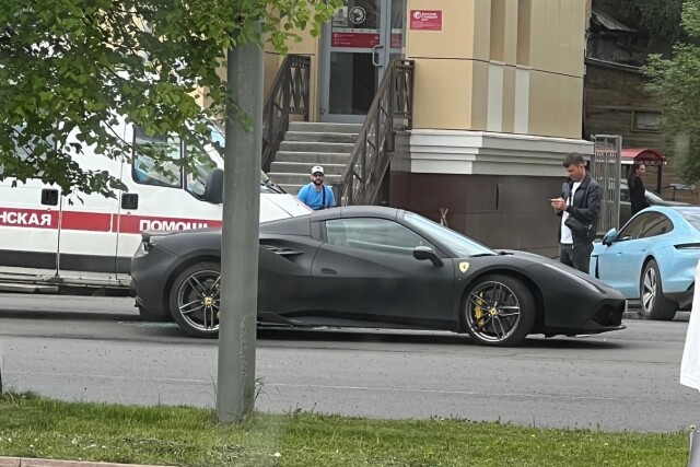 ДТП с участием Ferrari в Ярославле: водитель спорткара обвинил в аварии водителя «скорой» 
