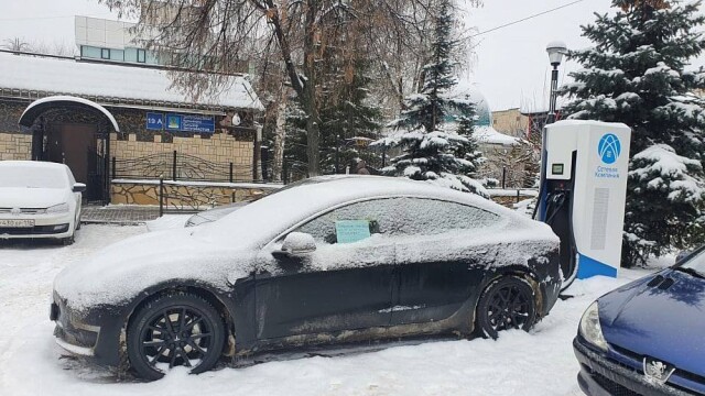 В Татарстане зарядная станция «убила» «Теслу» 