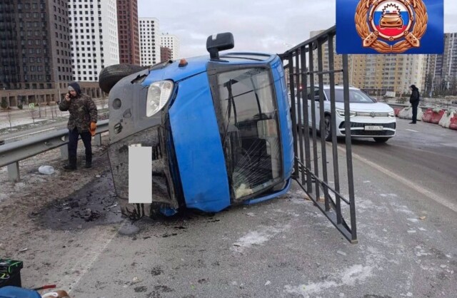 В Казани легковой автомобиль выехал на встречную и опрокинул «Газель» 