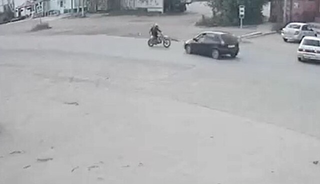 «Предположительно, выехала на встречную»: двое подростков пострадали в ДТП с участием автомобиля и питбайка в Башкирии