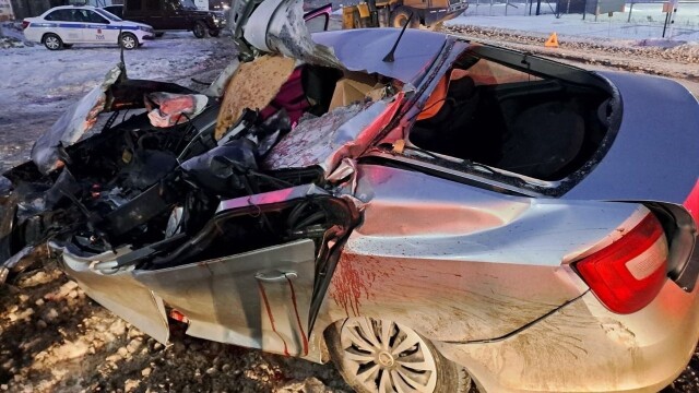 В Челябинске у «Шкоды» срезало крышу вместе с головами: двое погибли 