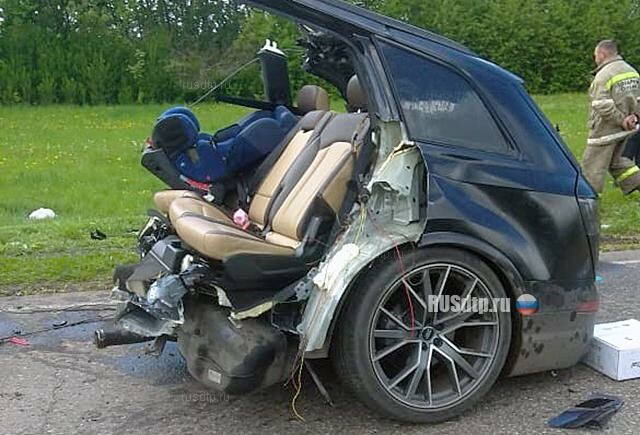 Audi Q7 разорвало на части в ДТП в Тамбовской области 