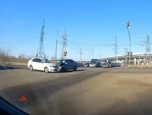 Жесткое ДТП на перекрестке в Подольске