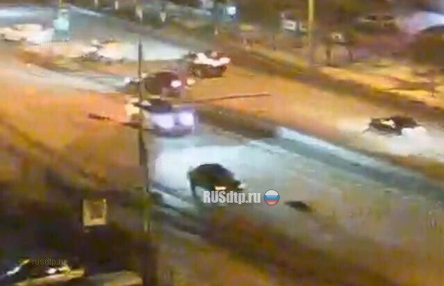 В Красноярске женщина попала под колеса иномарки, перебегая дорогу в неположенном месте