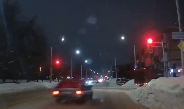 В Нижнем Новгороде гонщик на «Ладе» проехал перекресток на красный и устроил ДТП