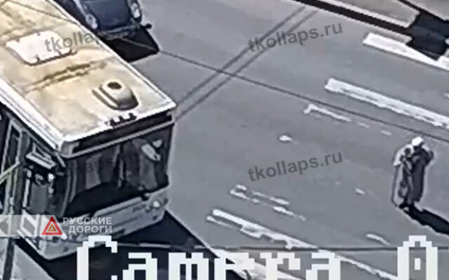 Автобус сбил женщину в Красном Селе