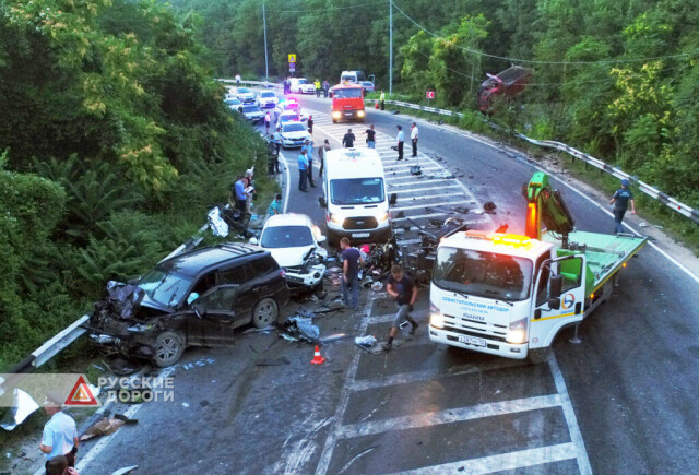 Семья погибла в результате массового ДТП в Крыму 