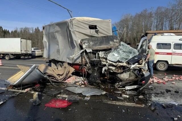 «Ушел от столкновения на встречную»: «Газель» и Scania столкнулись в Шексне 