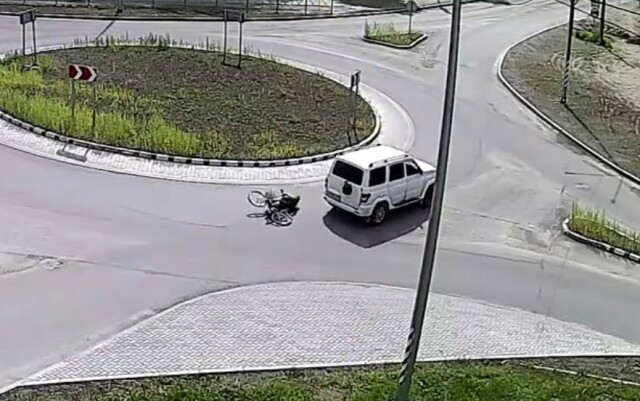 УАЗ сбил мотоциклиста на кольце в Суоярви