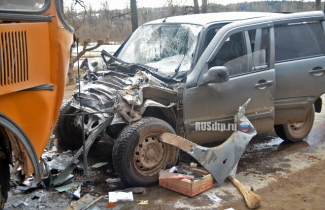 Три школьника пострадали в ДТП с участием школьного автобуса в Кировской области 