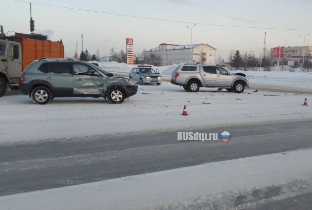 В Усинске в ДТП пострадали два человека. Видео 