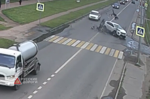Жесткая авария с участием мотоцикла в Подмосковье