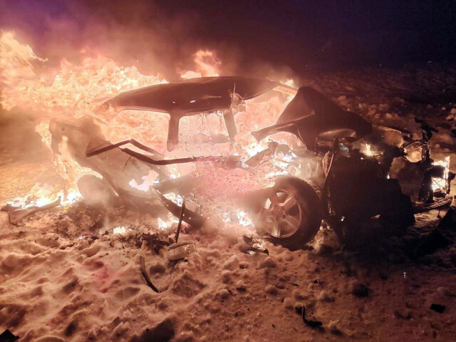 В Башкирии Toyota Corolla столкнулась с трактором и загорелась: в огне погибли 4 человека 